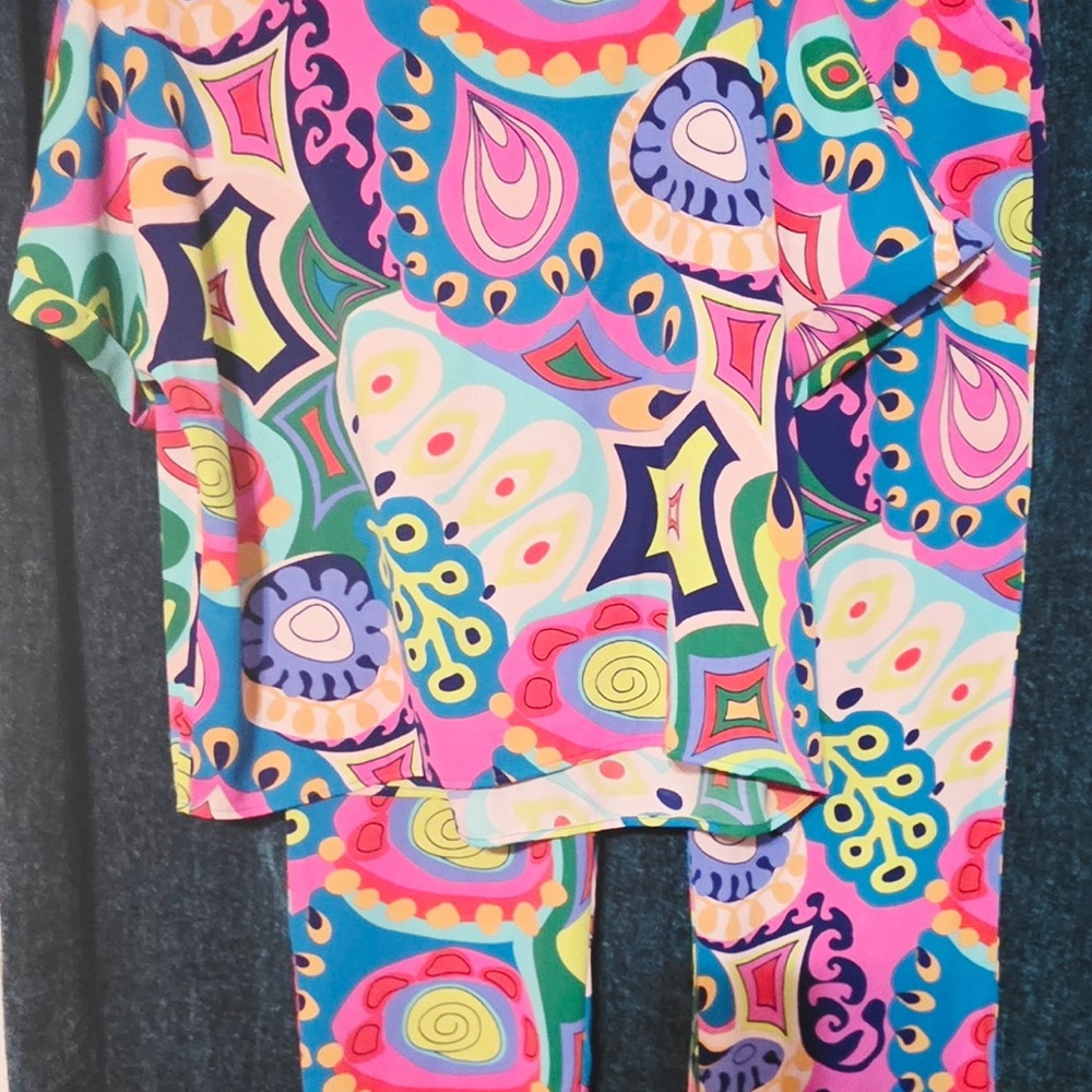 Women’s Colorful Paisley Print Set - Pink & Blue